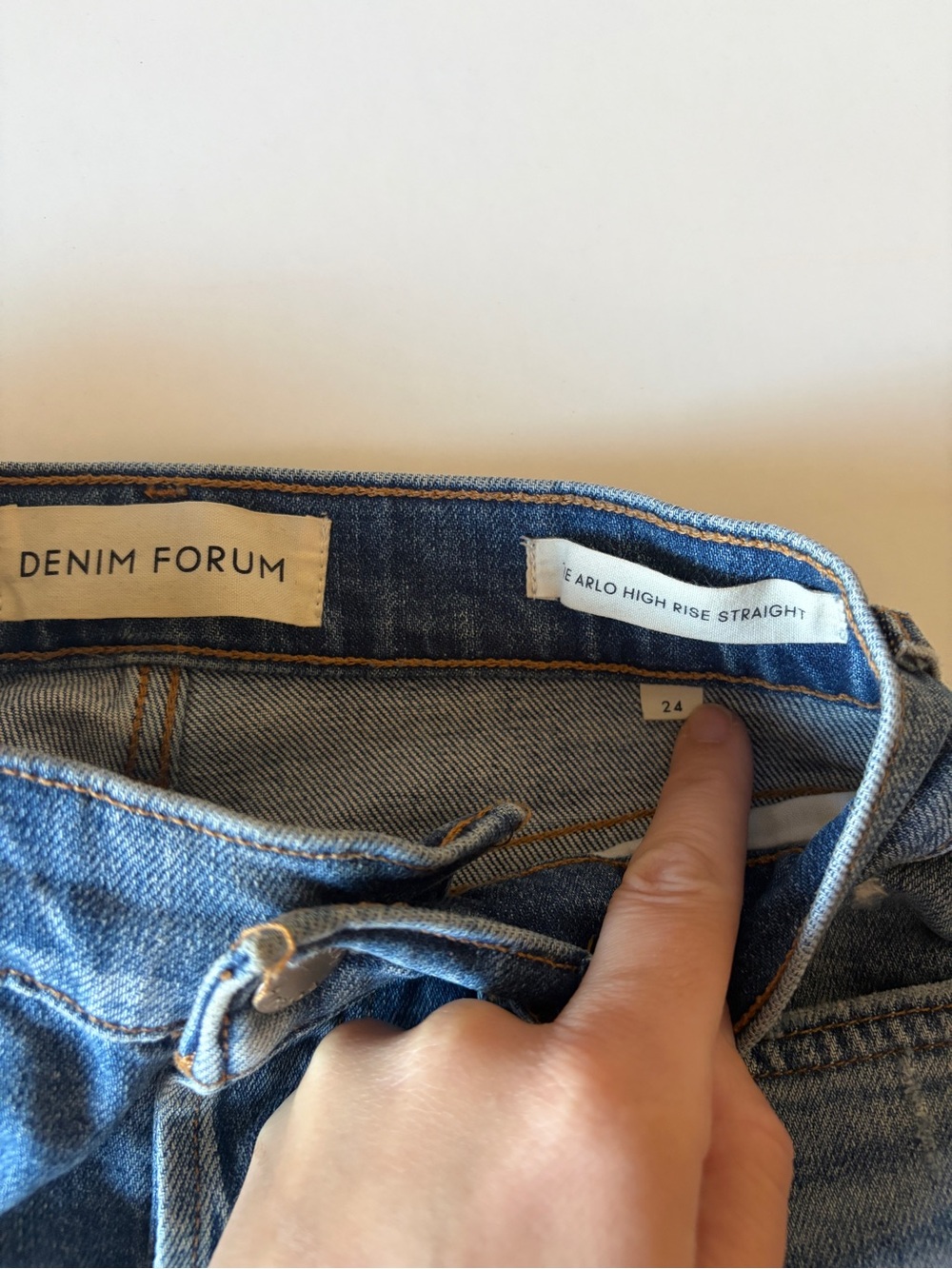 Denim forum arlo high rise straight distressed blue jeans women’s size 24 ankle - Picture 4 of 6